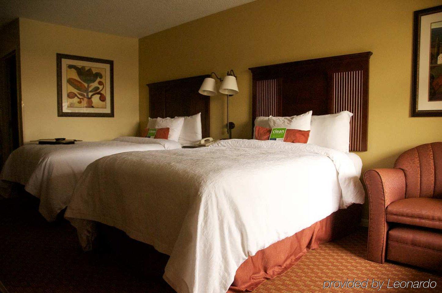 Baymont Inn & Suites By Wyndham The Woodlands Shenandoah Room photo