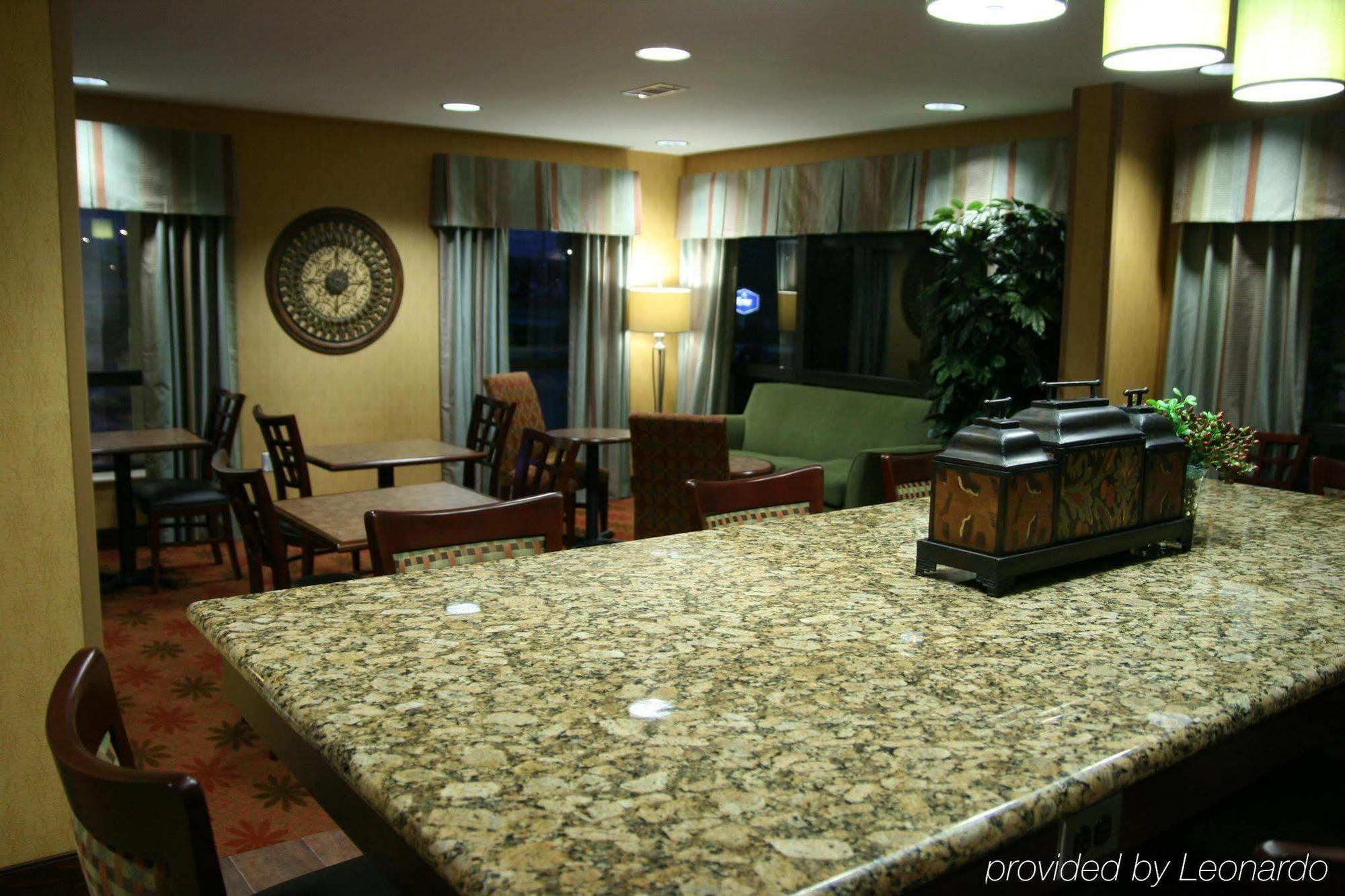 Baymont Inn & Suites By Wyndham The Woodlands Shenandoah Interior photo