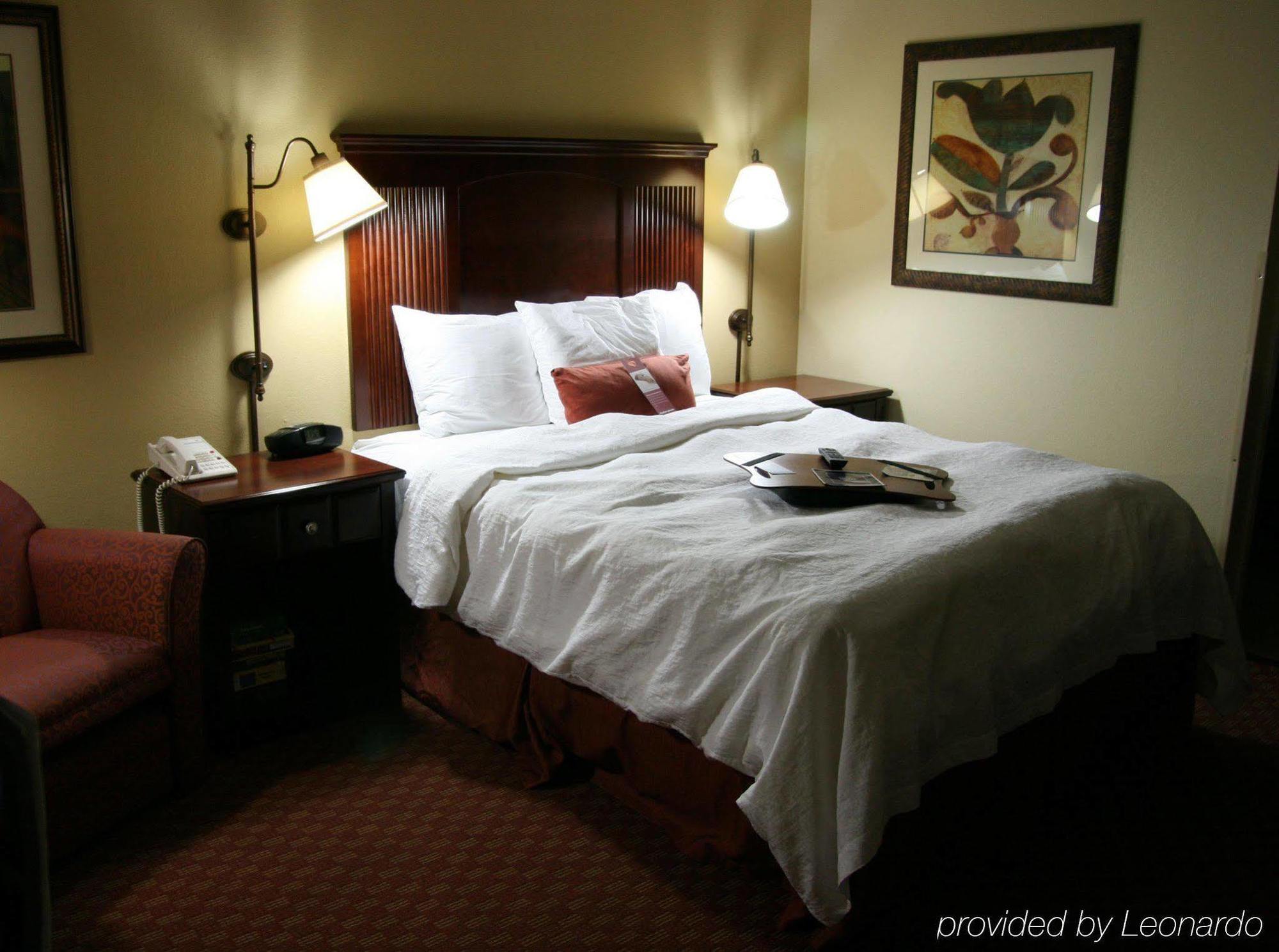 Baymont Inn & Suites By Wyndham The Woodlands Shenandoah Room photo